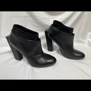 United Nude Black ankle boots, size 40
